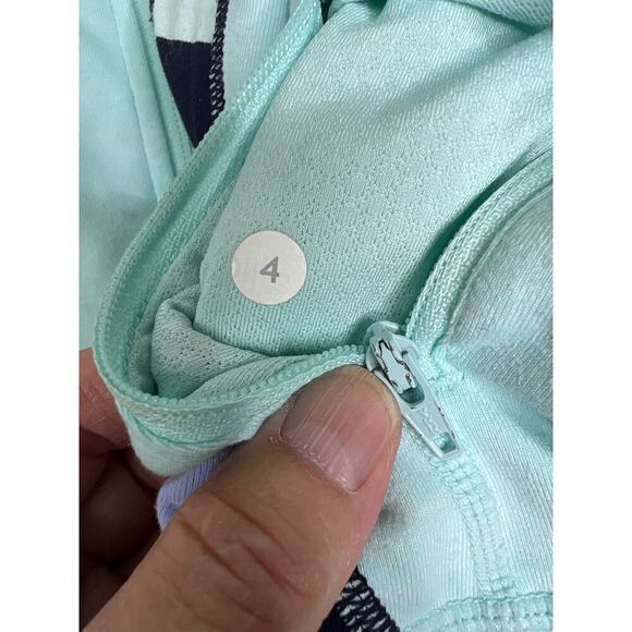 Lululemon In Stride Jacket Aquamarine Discovery Stripe Yoga Running Size 4 - Picture 9 of 9